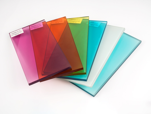 Kablet laminert glass